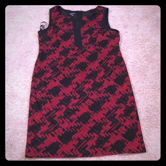 Jones New York Dresses & Skirts - Jones New York Black/Ruby Print dress - Worn Once!